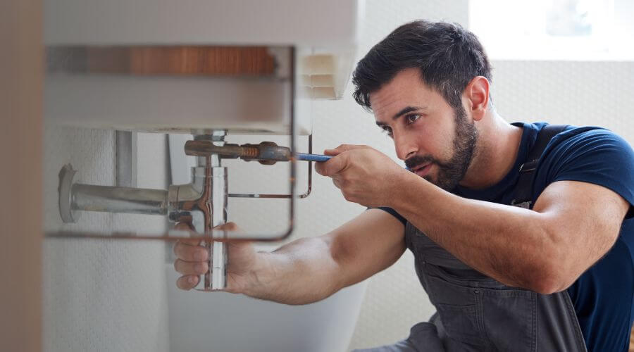 Professional emergency plumbing in Humeston, IA
